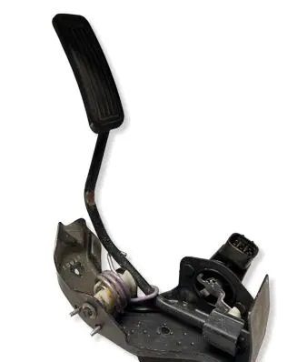 Toyota Avensis T250 Accelerator throttle pedal 8928152021 1983003041