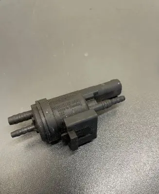 Mercedes-Benz E W211 Valve vacuum 00897997882 0025481497 90298708