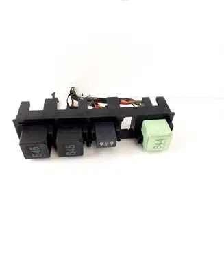 Volkswagen PASSAT B7 Other relay 4H0951253C 4h0951253a
