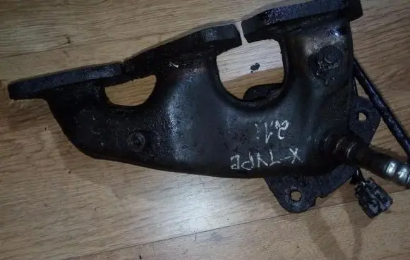 Jaguar X-Type Exhaust manifold