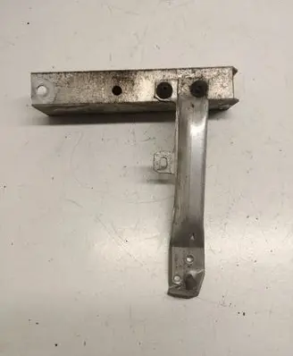 BMW 5 F10 F11 Radiator mount bracket 7158874