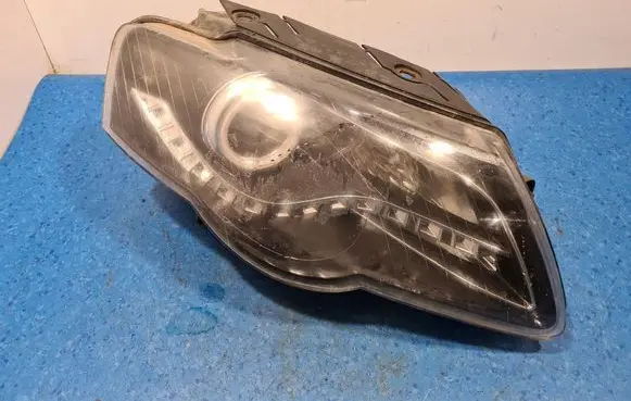 Volkswagen PASSAT B6 Headlight/headlamp