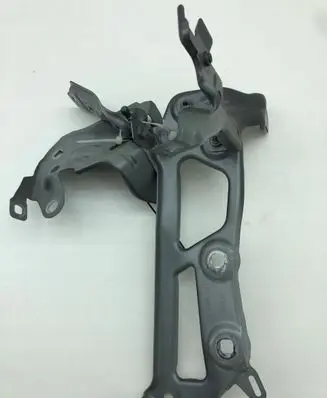BMW X1 U11 Fender mounting bracket