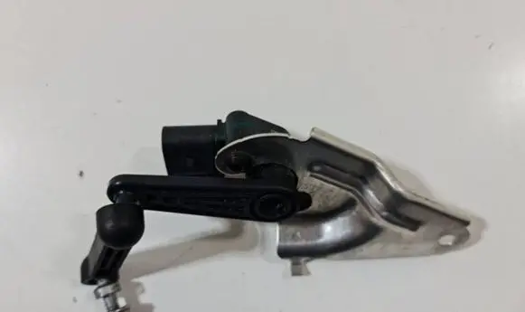 Tesla Model 3 Air suspension front height level sensor 1044941-00-B 104494100B 1044941