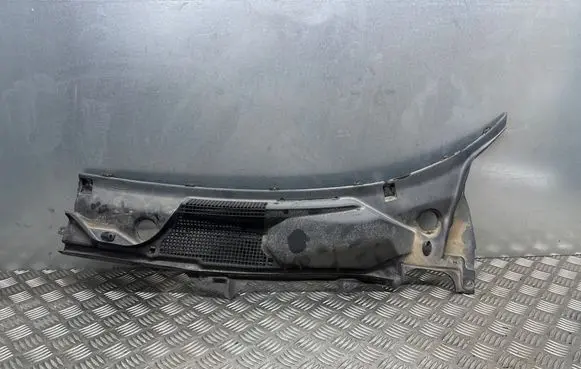 Nissan 350Z Wiper trim 66863CD010 LA295311550