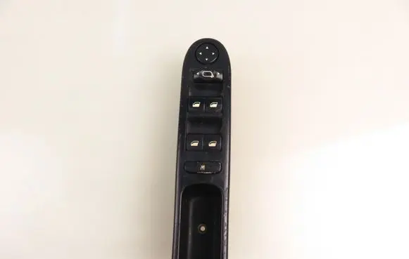 Peugeot 307 Electric window control switch 96531124XT