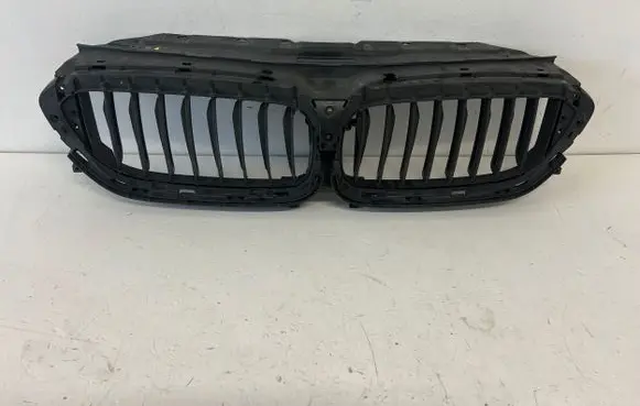 BMW 5 G30 G31 Front bumper upper radiator grill 7497279 1708240753 716858A