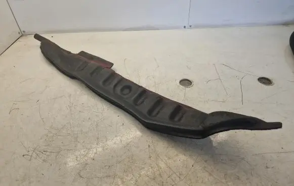 Jeep Grand Cherokee Fender foam support/seal 68046264A