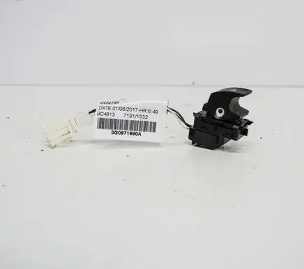 Volkswagen PASSAT B8 Electric window control switch