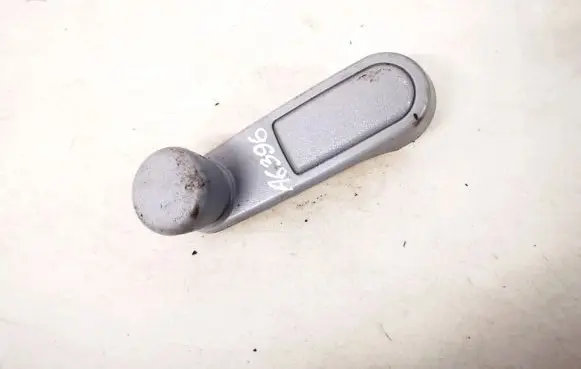 Citroen Xsara Picasso Front door window winding handle 7366ler