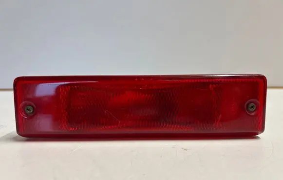 Third/center stoplight
