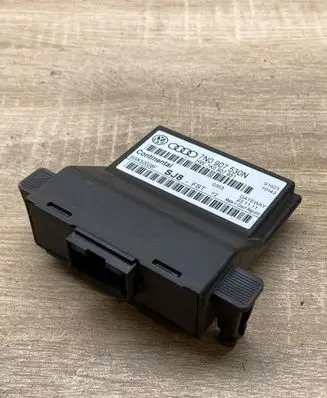 Volkswagen Golf V Gateway control module 1K0907951 7N0907530N 5WK50028F