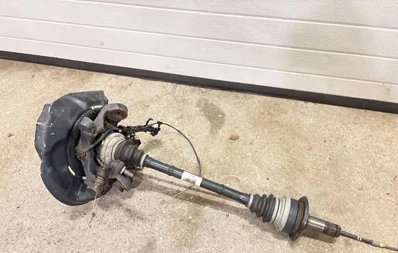 Rear wheel hub
