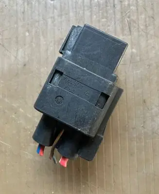 Volkswagen PASSAT CC Other relay 3B0951253 V23136J1006X056