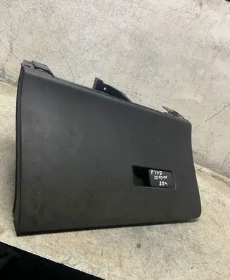 Peugeot 308 Glove box