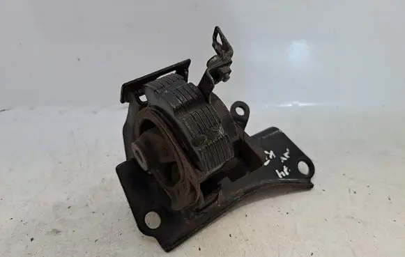 Toyota Avensis T250 Engine mount bracket 123720R010