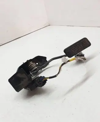 Toyota Avensis T250 Accelerator throttle pedal 8928152021