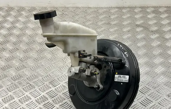 Hyundai i30 Brake booster 58500A5200 201302200