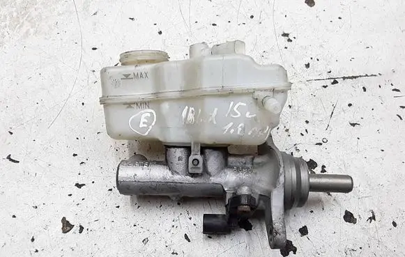 Seat Ibiza IV (6J,6P) Master brake cylinder 6R0611301A