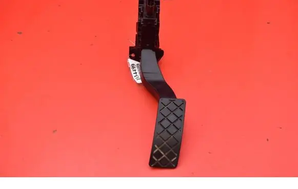 Volkswagen PASSAT B7 USA Accelerator throttle pedal 5Q1723503K