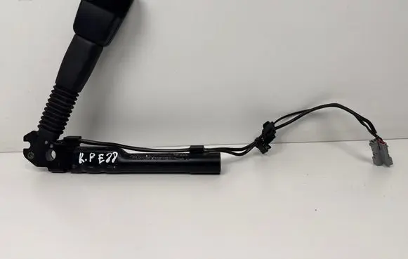 BMW 1 E82 E88 Front seatbelt buckle 7213563 34050054B 090812