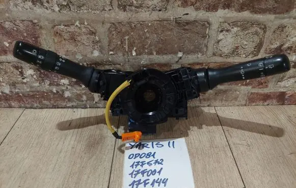 Toyota Yaris Steering wheel axle
