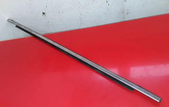 Chrysler Grand Voyager V Front door glass trim molding NOCODE