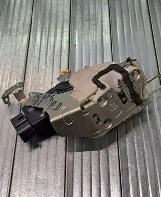 Suzuki Ignis Front door lock
