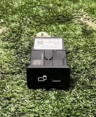 Mercedes-Benz E W213 Charging relay A2478204602 0013884 A3C0045540501