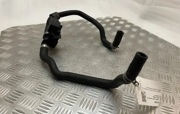 Volvo XC90 Engine coolant pipe/hose 32138790