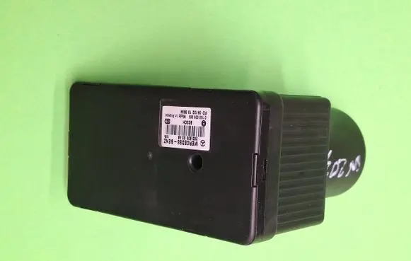 Mercedes-Benz C W203 Central locking vacuum pump 2038000048 0132006365 04132100334
