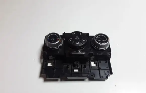 Suzuki Grand Vitara II Air conditioner control unit module 3951065JD3CAT