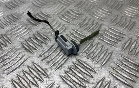 Volkswagen Golf V Interior temperature sensor 4B0820539