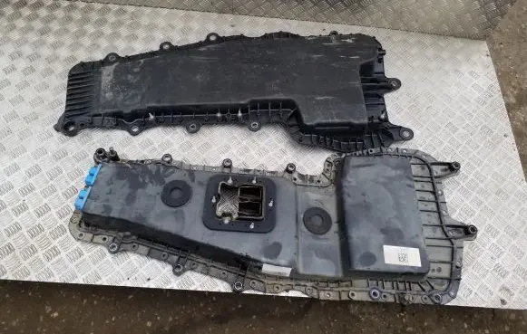 Land Rover Evoque II Hybrid/electric vehicle battery tray K8D210C810AD K8D210C812AE