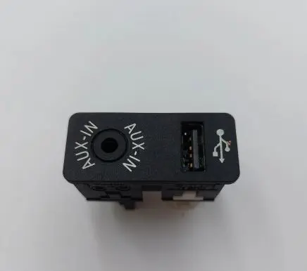 Mini Cooper Countryman R60 USB socket connector 84109229246