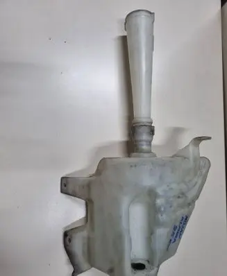 Windshield washer fluid reservoir/tank