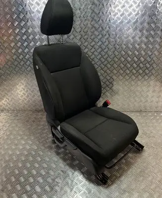 Honda HR-V Front passenger seat DG18256