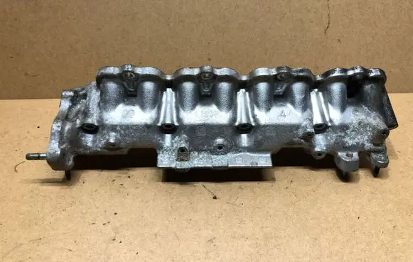 Toyota Avensis T250 Intake manifold