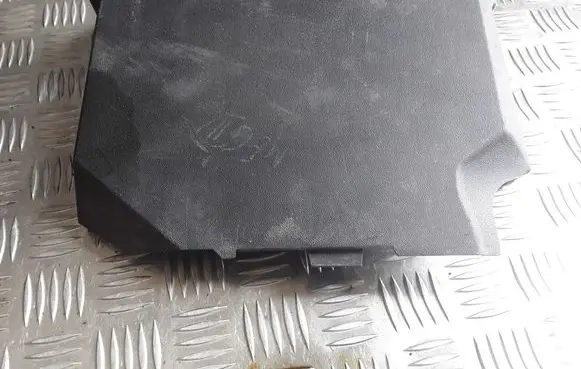 Renault Megane III Fuse box cover 237060001 T06009A153