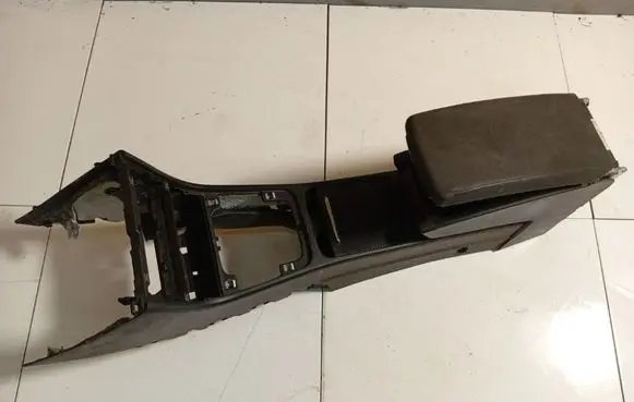 Volkswagen PASSAT B6 Armrest 3C0863319Q