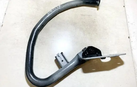 Tailgate/trunk/boot hinge