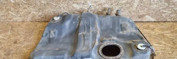 Toyota Avensis T220 Fuel tank 