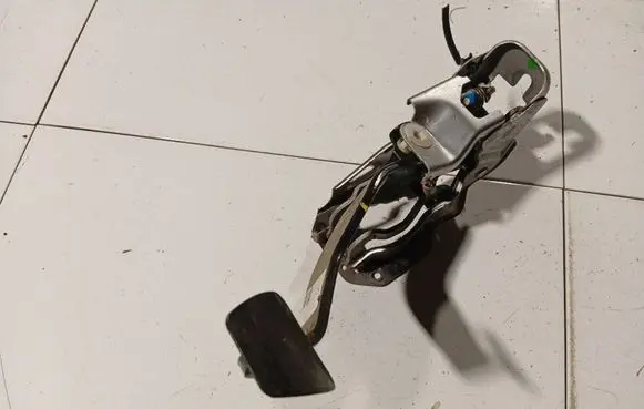 Honda CR-V Brake pedal 
