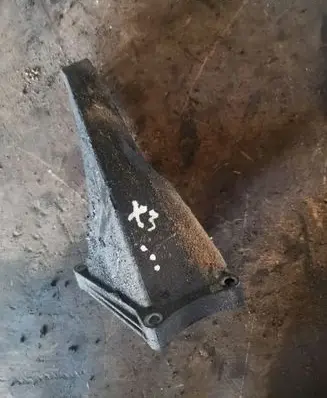 BMW X3 E83 Engine mounting bracket