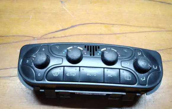 Mercedes-Benz C W203 Climate control unit A2098300085 9140010497
