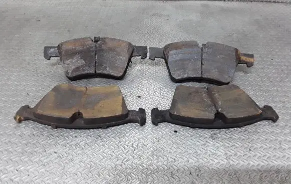 Mercedes-Benz GL X164 Brake pads (front) 