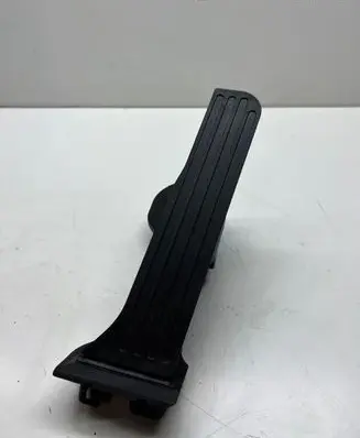 Volkswagen PASSAT B6 Accelerator throttle pedal 1K1723503L 6PV00860001