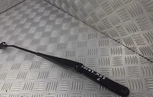 Ford Focus Front wiper blade arm 4M5117526