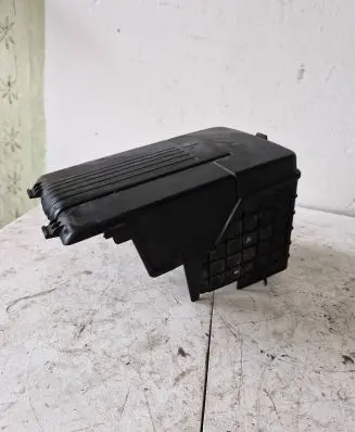 Volkswagen PASSAT B6 Battery box tray 1k0915335