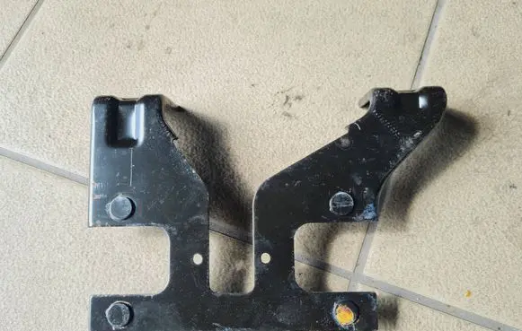 Other engine bay part